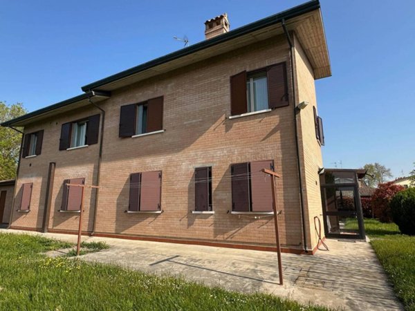 casa indipendente in vendita a Ferrara in zona Cona