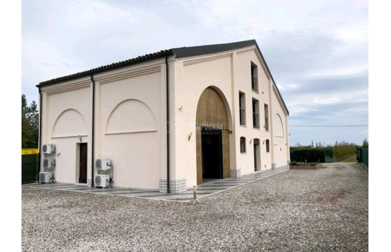 casa indipendente in vendita a Ferrara in zona Quartesana