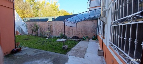 casa indipendente in vendita a Ferrara