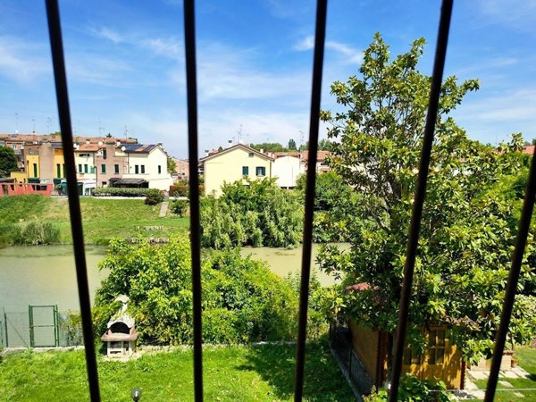 casa indipendente in vendita a Ferrara
