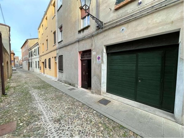 appartamento in vendita a Ferrara in zona Centro Storico