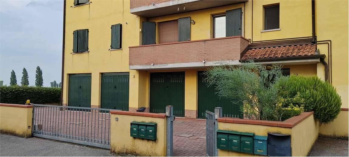 appartamento in vendita a Ferrara in zona Contrapò