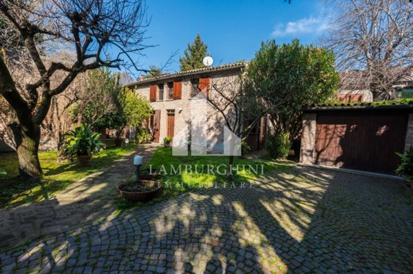 casa indipendente in vendita a Ferrara