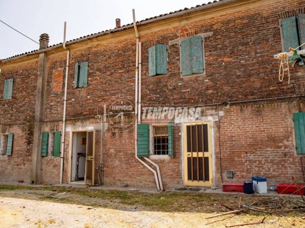 casa indipendente in vendita a Ferrara in zona Casaglia
