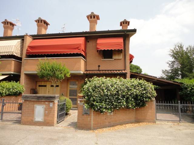 casa indipendente in vendita a Ferrara
