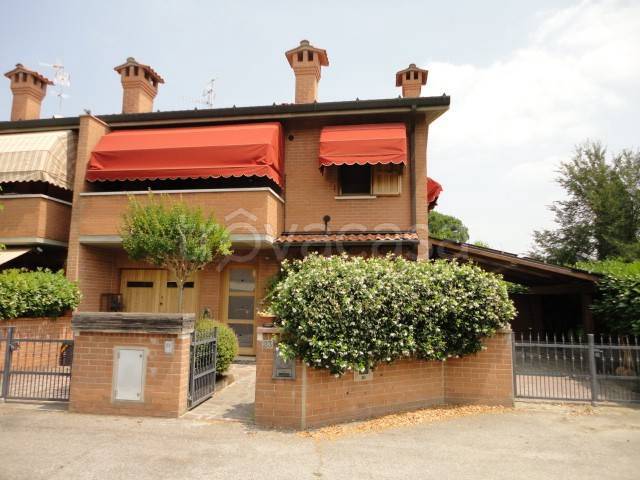 casa indipendente in vendita a Ferrara