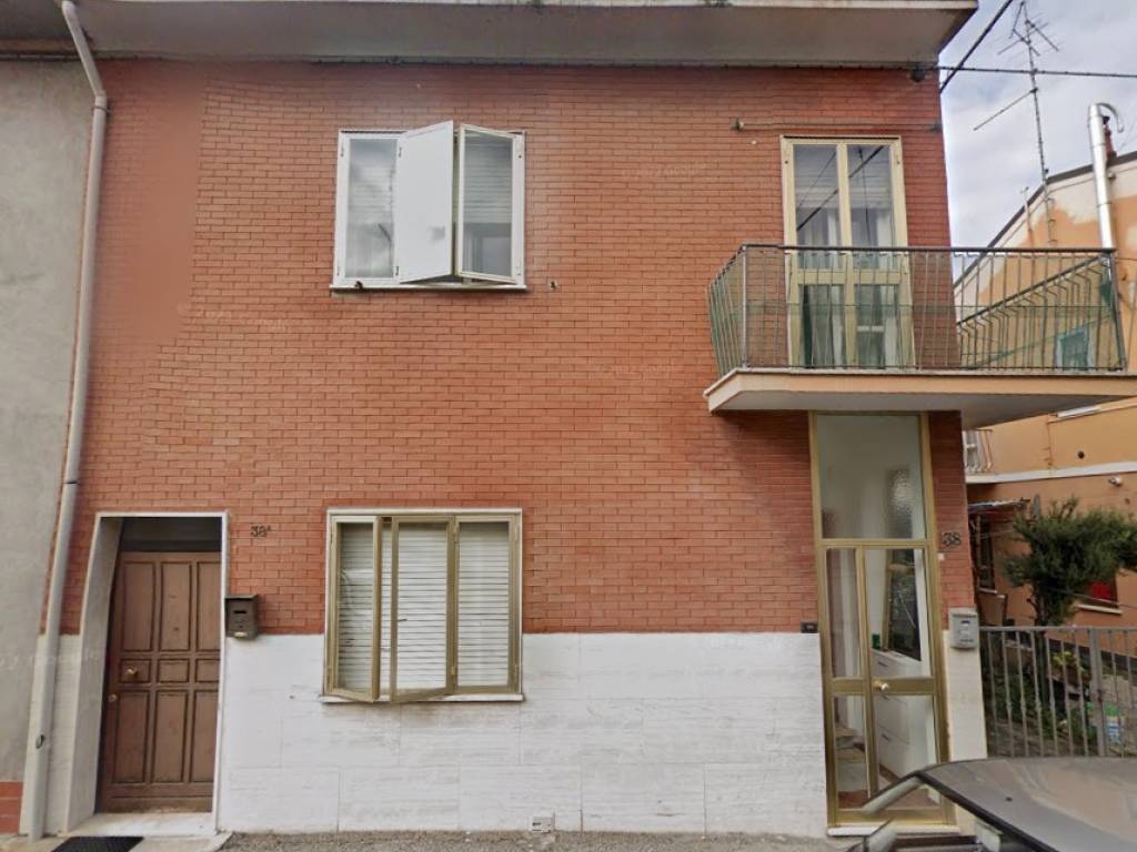 casa indipendente in vendita a Ferrara in zona Centro Storico