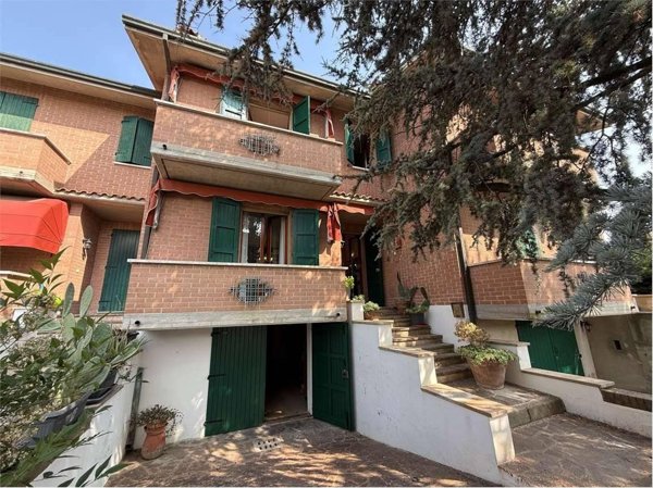 casa indipendente in vendita a Ferrara in zona Marrara