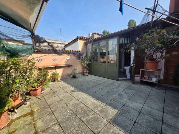 casa indipendente in vendita a Ferrara in zona Centro Storico