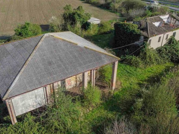 casa indipendente in vendita a Ferrara