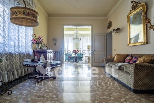 appartamento in vendita a Ferrara in zona Centro Storico