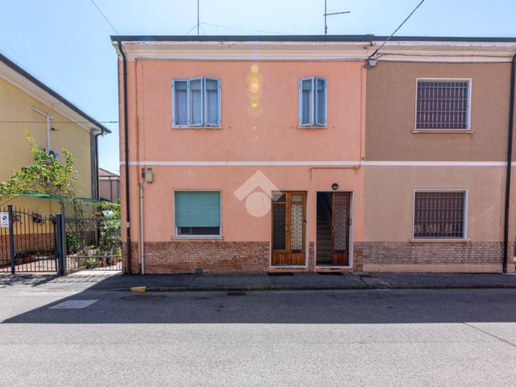appartamento in vendita a Ferrara in zona Centro Storico