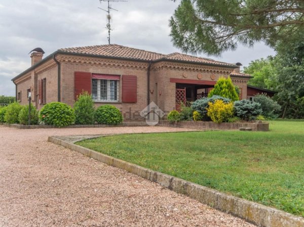 casa indipendente in vendita a Ferrara in zona Boara