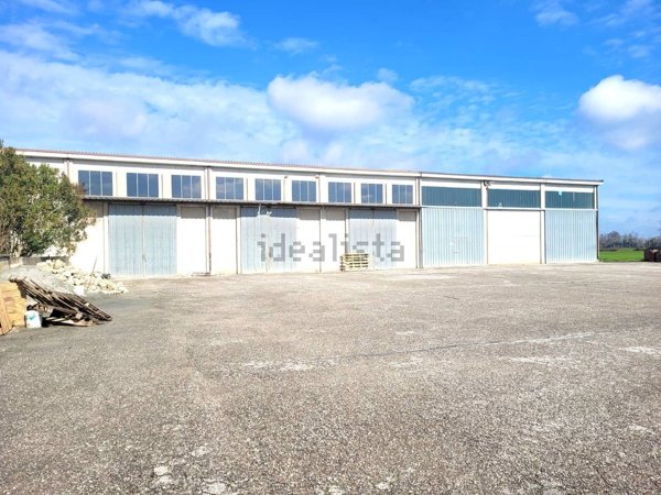locale di sgombero in vendita a Ferrara in zona San Bartolomeo in Bosco