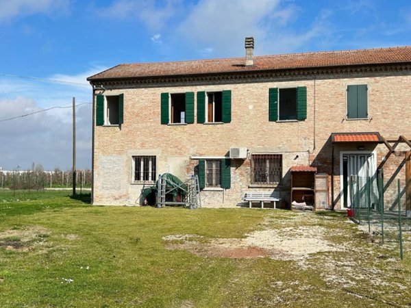 casa indipendente in vendita a Ferrara in zona San Martino