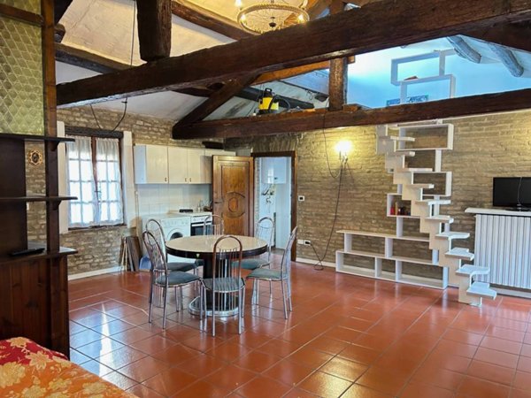 appartamento in vendita a Ferrara in zona Centro Storico