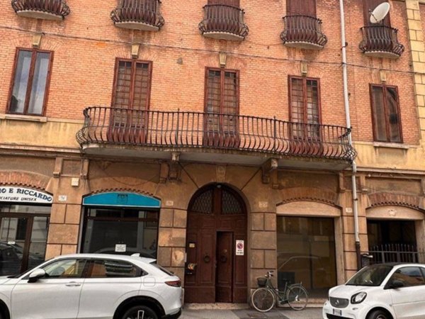 appartamento in vendita a Ferrara in zona Centro Storico