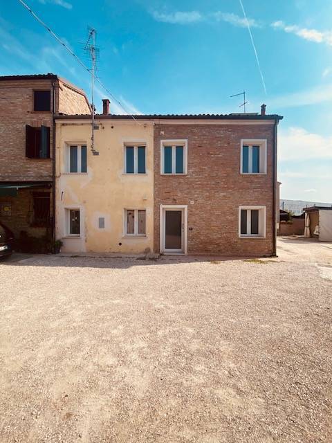 casa indipendente in vendita a Ferrara in zona Fossanova San Marco