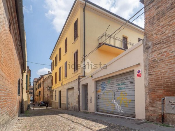 appartamento in vendita a Ferrara in zona Centro Storico