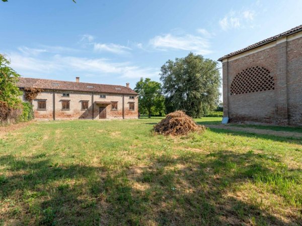 casa indipendente in vendita a Ferrara in zona San Martino