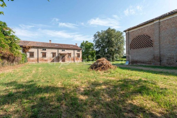 casa indipendente in vendita a Ferrara