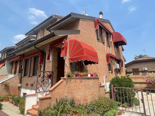 casa indipendente in vendita a Ferrara