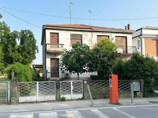 casa indipendente in vendita a Ferrara in zona San Bartolomeo in Bosco