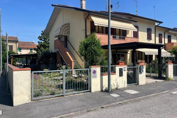 appartamento in vendita a Ferrara in zona Monestirolo