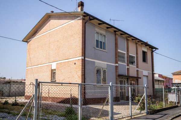 casa indipendente in vendita a Ferrara in zona Montalbano