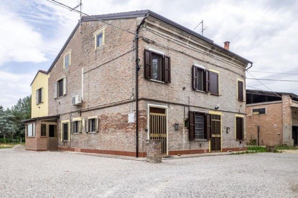 casa indipendente in vendita a Ferrara in zona San Martino