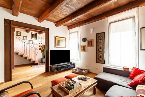 casa indipendente in vendita a Ferrara in zona Centro Storico