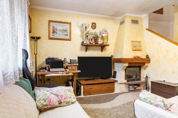 casa indipendente in vendita a Ferrara in zona Monestirolo
