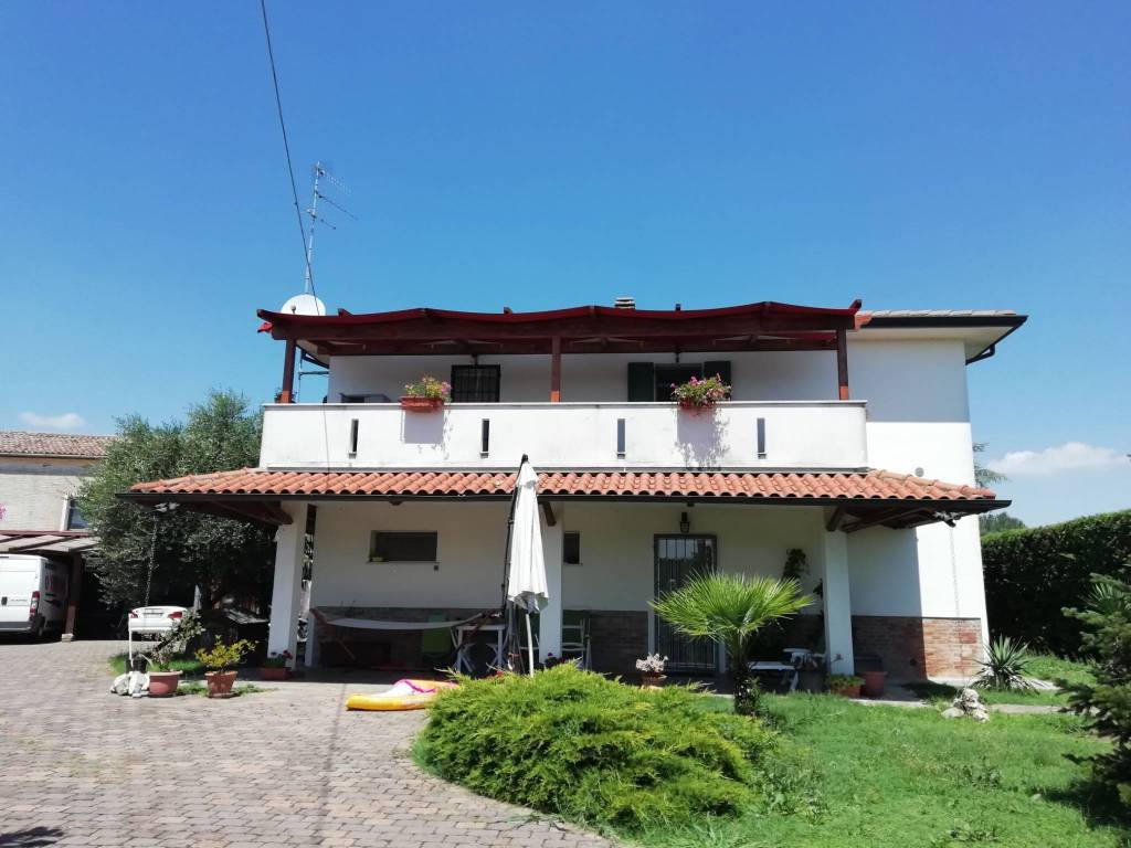 casa indipendente in vendita a Ferrara in zona San Martino
