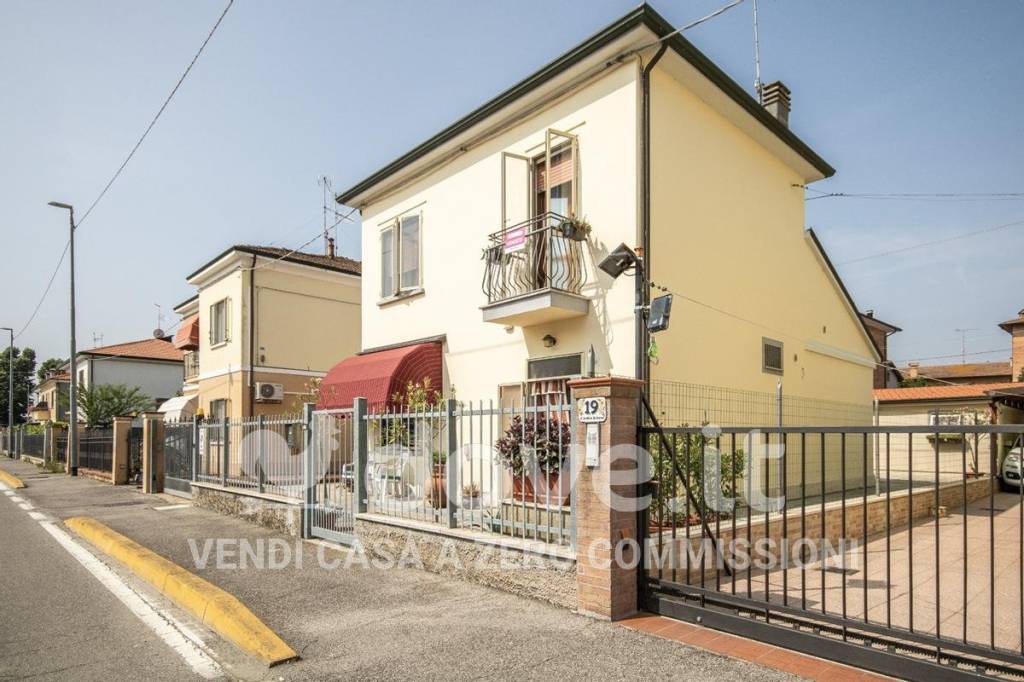 casa indipendente in vendita a Ferrara in zona Boara