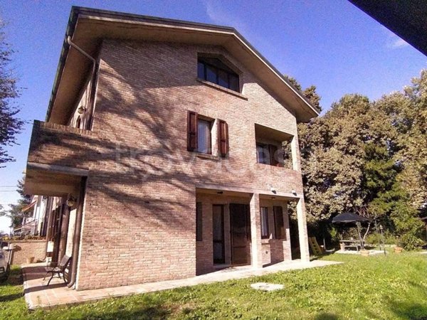 casa indipendente in vendita a Ferrara in zona Villanova