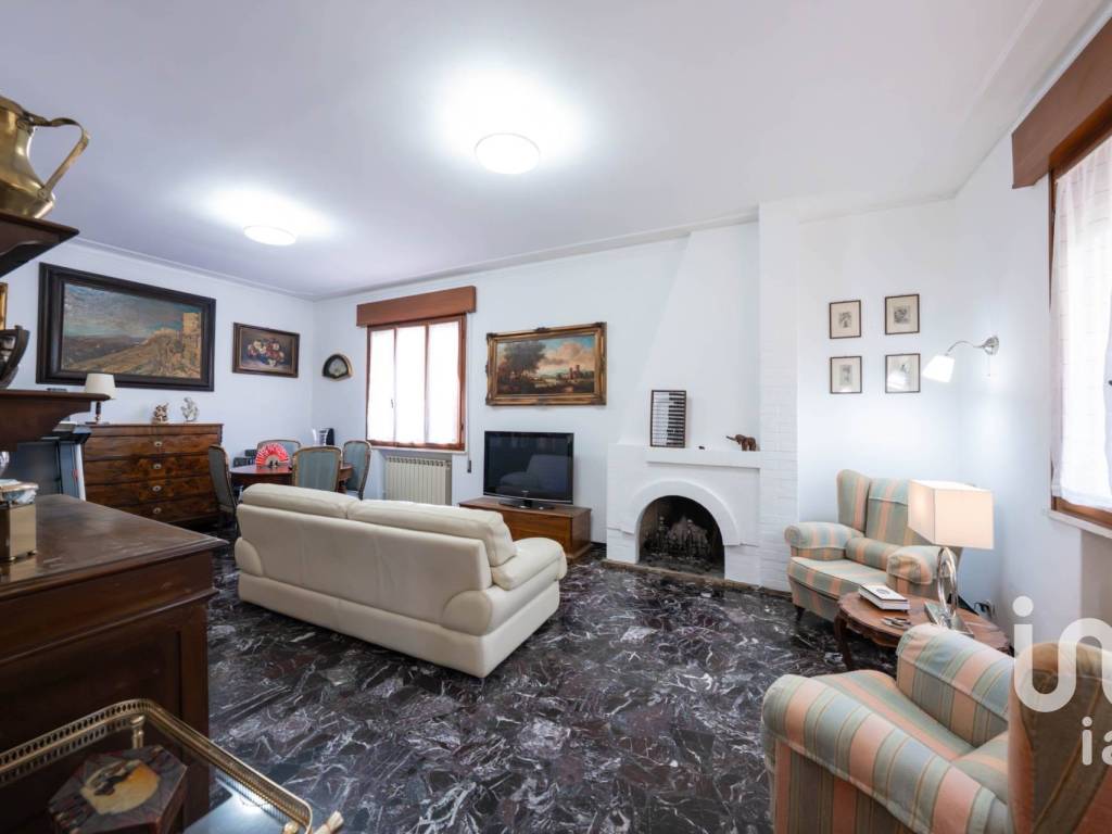 casa indipendente in vendita a Ferrara in zona Baura
