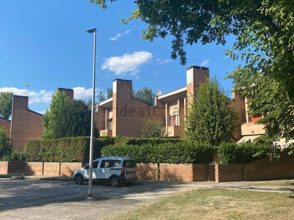 casa indipendente in vendita a Ferrara