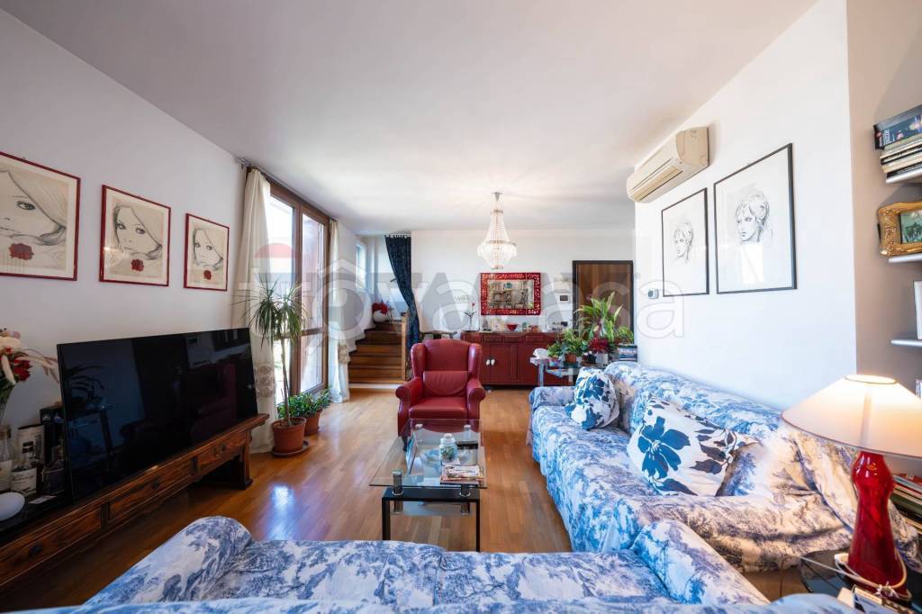 appartamento in vendita a Ferrara in zona Quartiere Giardino / Acquedotto
