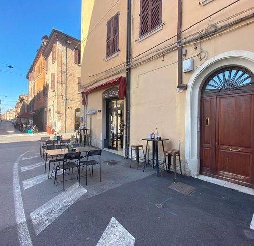 negozio in vendita a Ferrara in zona Centro Storico