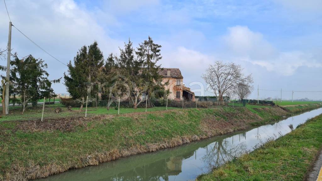 casale in vendita a Ferrara in zona Francolino