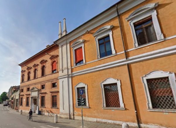 ufficio in vendita a Ferrara in zona Centro Storico