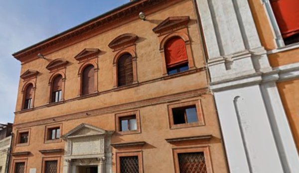 ufficio in vendita a Ferrara in zona Centro Storico