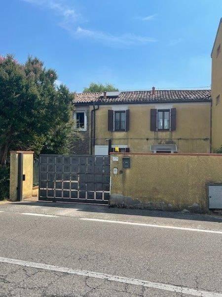 casa indipendente in vendita a Ferrara in zona Porotto / Cassana