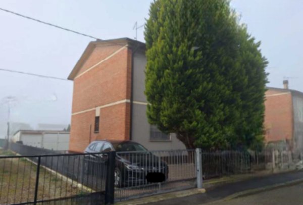 casa indipendente in vendita a Ferrara