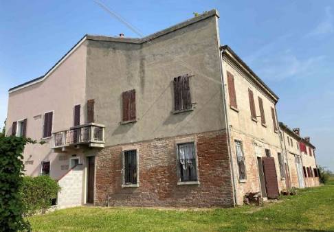 casale in vendita a Ferrara in zona Quartesana