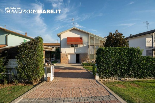 casa indipendente in vendita a Ferrara in zona Quartesana
