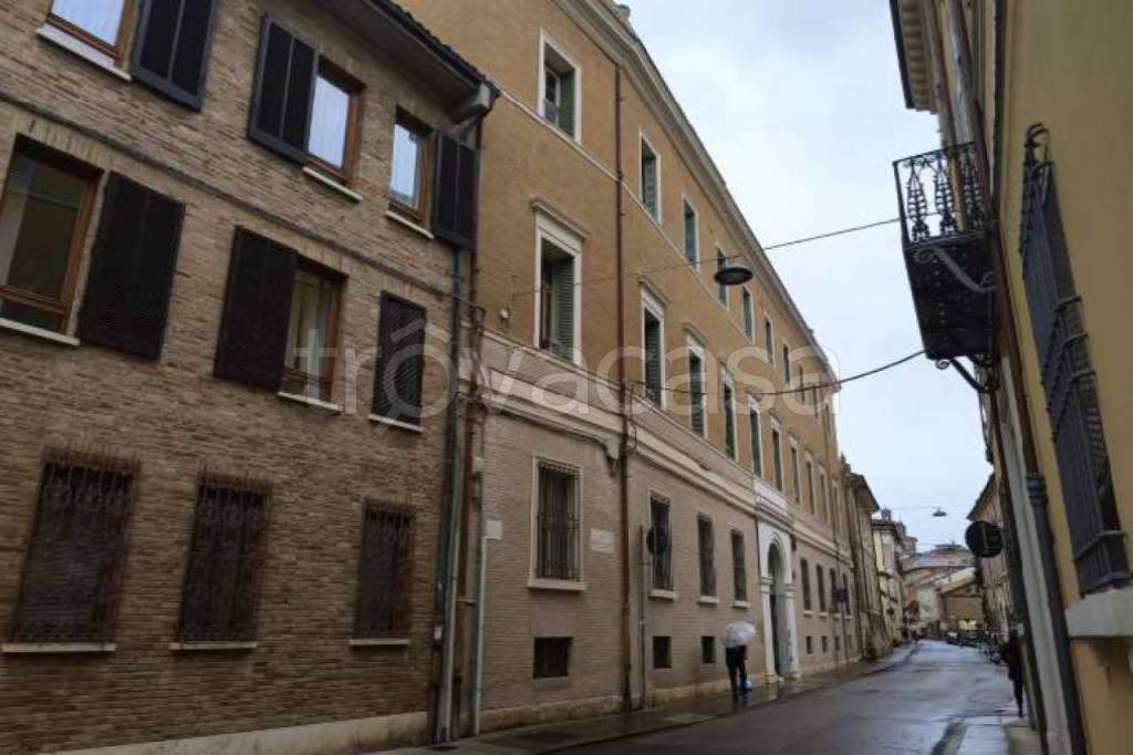 negozio in vendita a Ferrara in zona Centro Storico