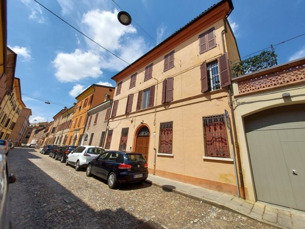 appartamento in vendita a Ferrara in zona Centro Storico