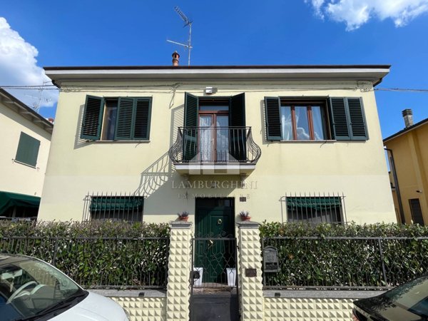 casa indipendente in vendita a Ferrara in zona Centro Storico