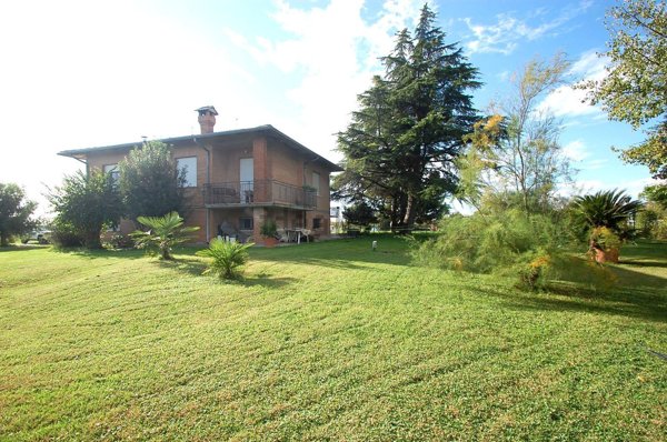 casa indipendente in vendita a Ferrara